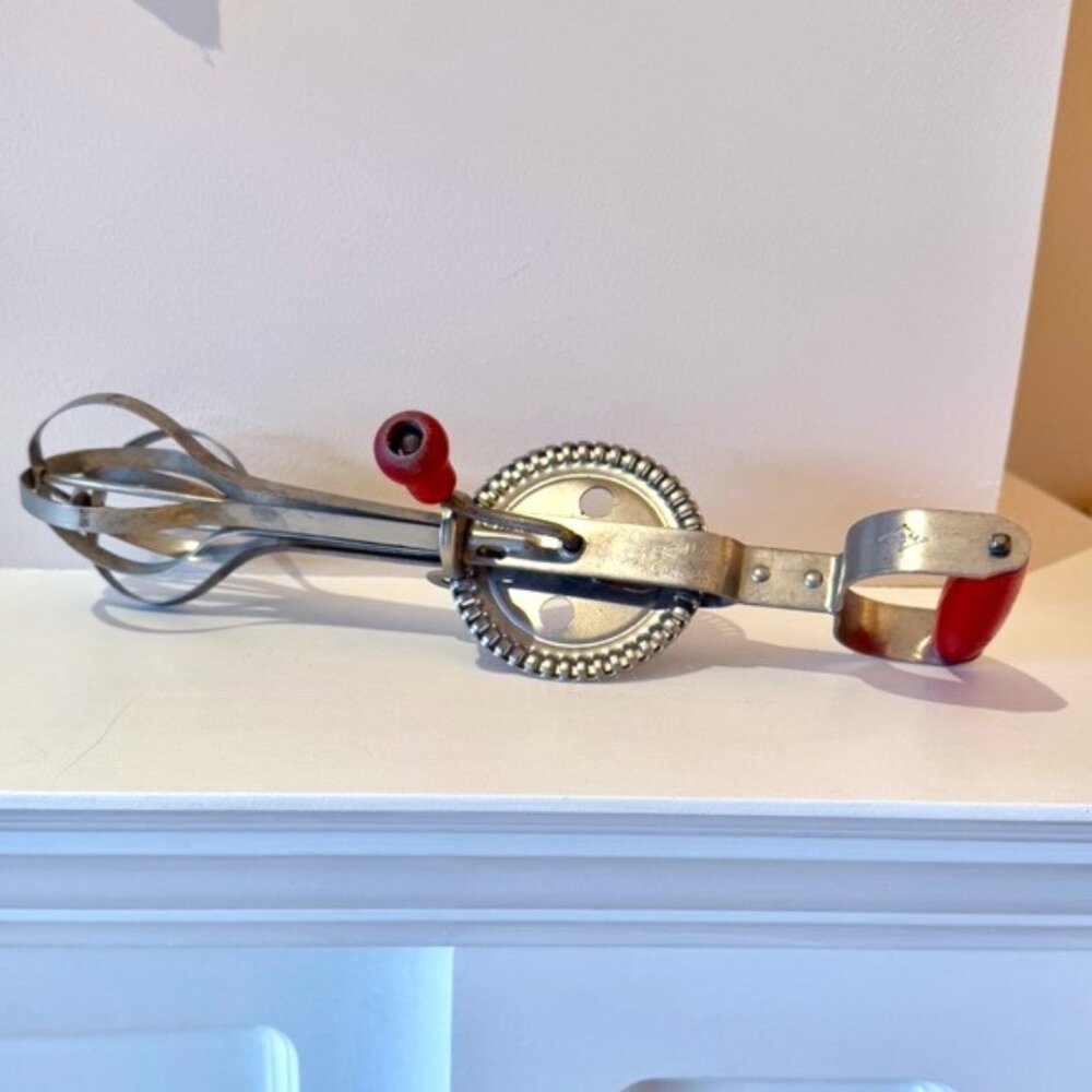 Vintage 1940s Mastermix Canada Hand Mixer Egg Beater